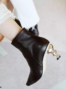 国产通勤靴测评视频,舒适耐磨，性价比之选深度解析