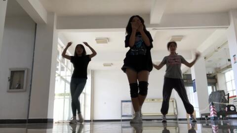 国产他们跳舞的原视频,青春活力，舞动风采